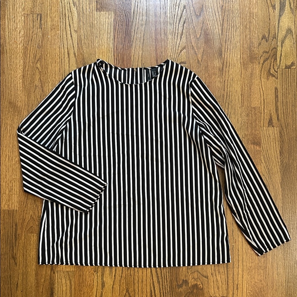 Mango MNG Suit Black and White Vertical Stripe Shirt Sz L